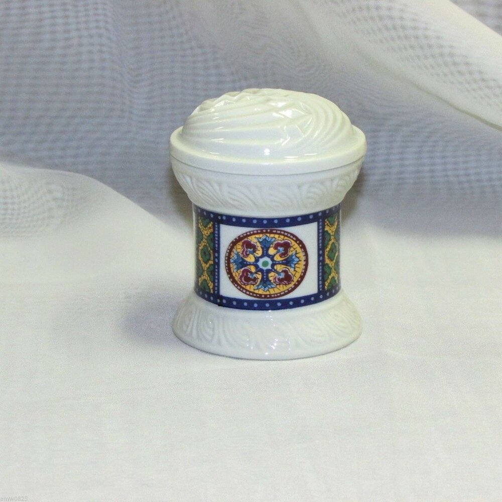 Elizabeth Arden Byzantium Empty Porcelain Candle Jar Trinket Box Vintage 1980